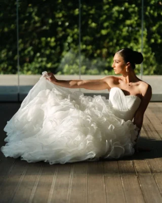 Beautiful 𝓫𝓻𝓲𝓭𝓮 🦢 

𝓒𝓻𝓮𝓪𝓽𝓲𝓿𝓮 𝓹𝓪𝓻𝓽𝓷𝓮𝓻𝓼
photographer @mamangelic.photography
Video @dimitris_patrikios 
wedding dress @bridal_loft_athens @faidra.theodoridou
florist @lazarosflowers
jewellery @svs_jewellery
Hair @atzyalafouzou
Mua @theanw_str
Bride @Elena_karasavva
Groom @nikos_kabb
Venue @5elementsgr
Favors @voskakishandmade
Vanbar @la_cabana_vanbar
Rentals @creation.rentals
groom attire @crosbyformen
Bridal shoes @katerina_savrani
Smoke @festivalballoons_fireworks 
 
#weddingconcept | #weddingconceptphotography | #atelier | #bridalloft | #babyloft | #bridalloftathens | #weddingdress | #couturefashion | #peiraias | #wedding | #baptism | #weddingdressshopping | #bridal | #gamos | #vaptisi | #nyfi | #nyfiko
